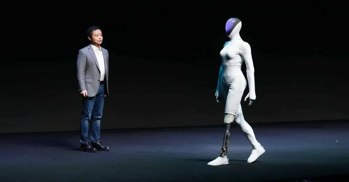 وحدة روبوتات XPeng تجمع أكثر من 900 مليون دولار لتسريع إنتاج IRON humanoid