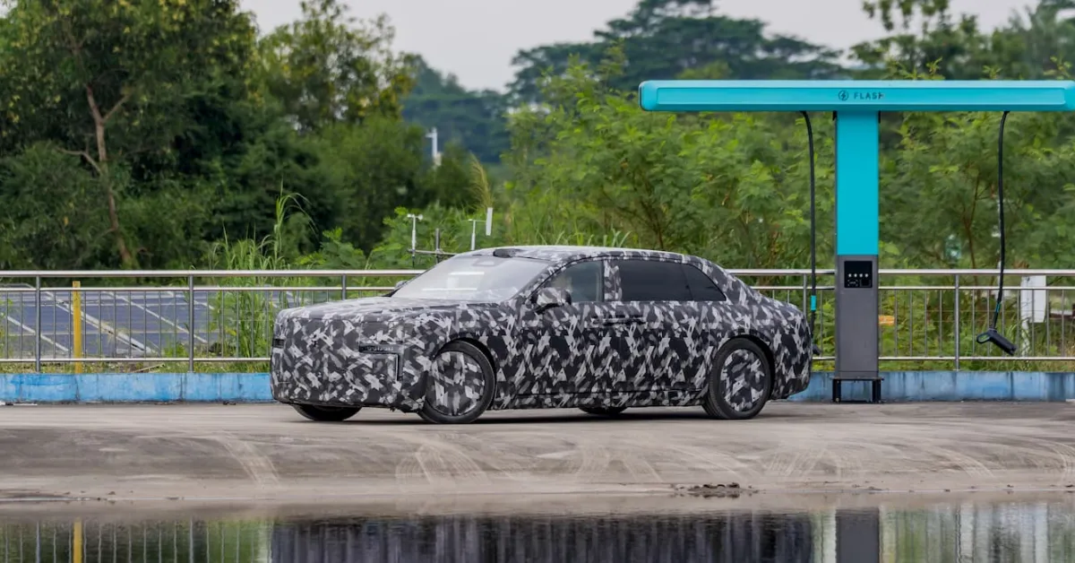 BYD تختبر سيدان كهربائية فاخرة بأبواب عكسية وتقنيات قد تشمل بطاريات الحالة الصلبة