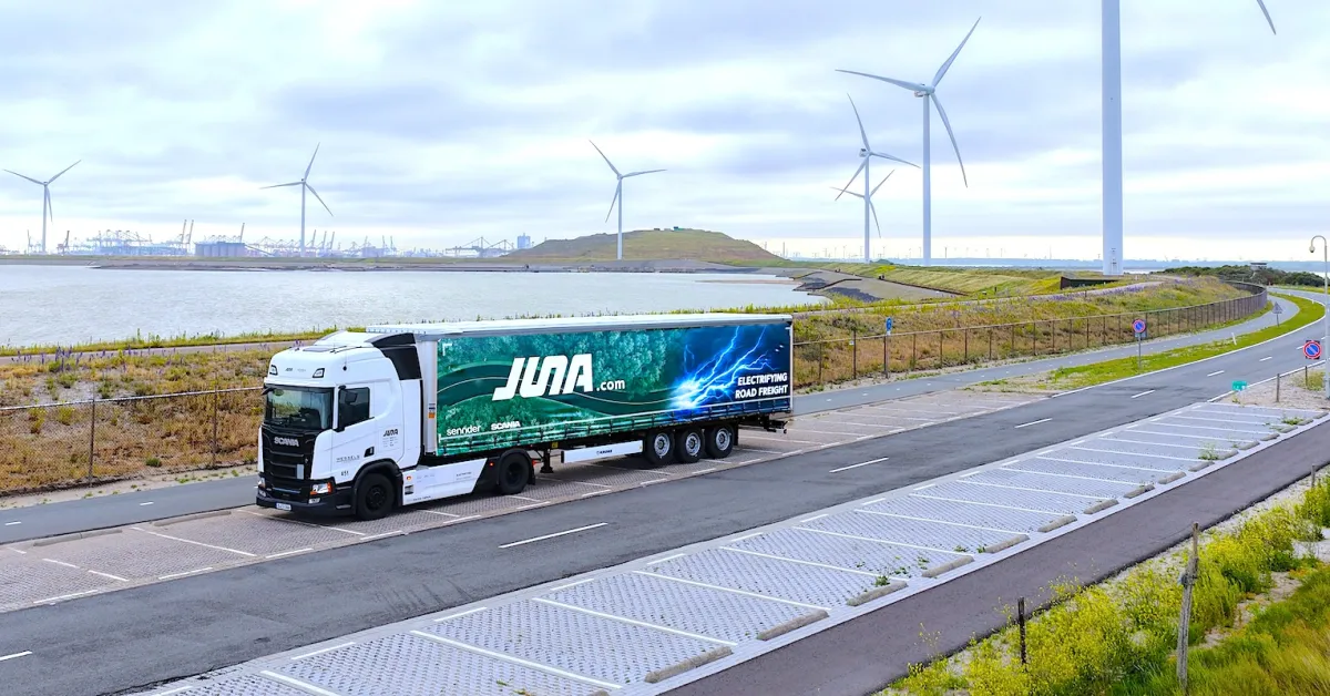 JUNA setzt Europas 110. Elektro-Lkw von Scania in Betrieb