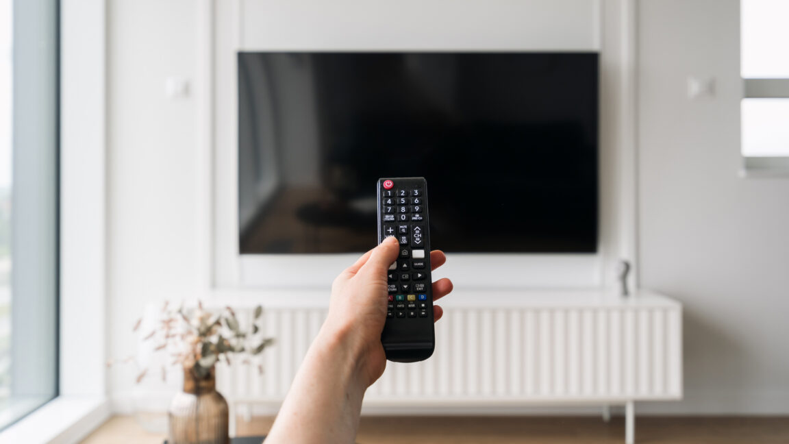 Technische Studie warnt: Betriebssysteme von Smart-TVs senden weiterhin Tracking-Daten trotz Deaktivierung