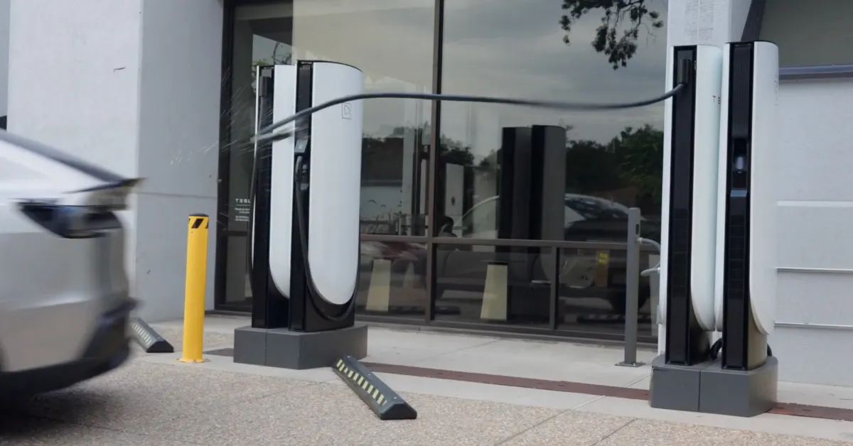 Tesla’s New Emergency Feature Could Cause Up to $25,000 in Damage to a Supercharger