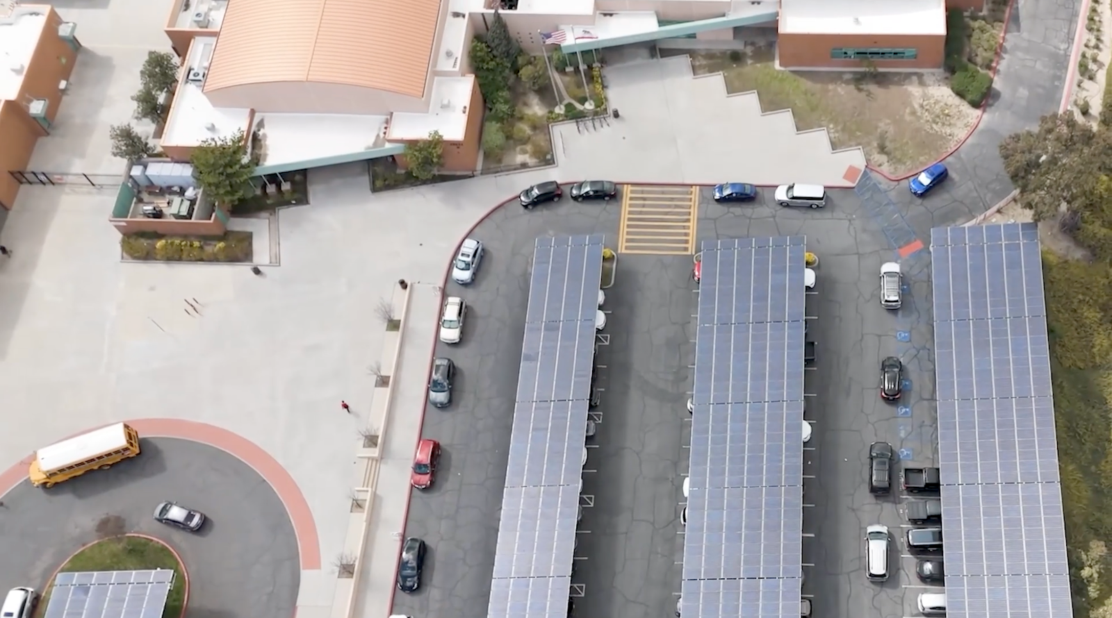 كيف تستخدم ست مؤسسات تعليمية أميركية الطاقة الشمسية لتقليل التكاليف وتمويل المنح