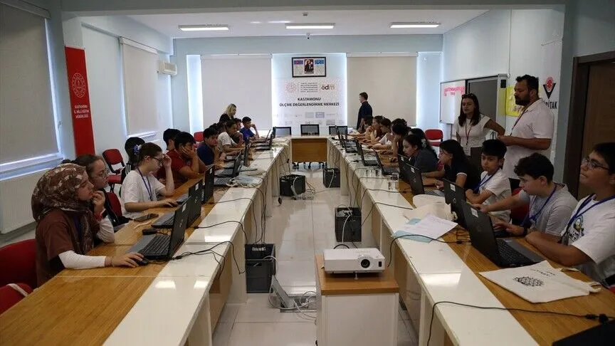 مشروع تركي يدرب 24 طالباً على تصميم حلول رقمية لمدن المستقبل