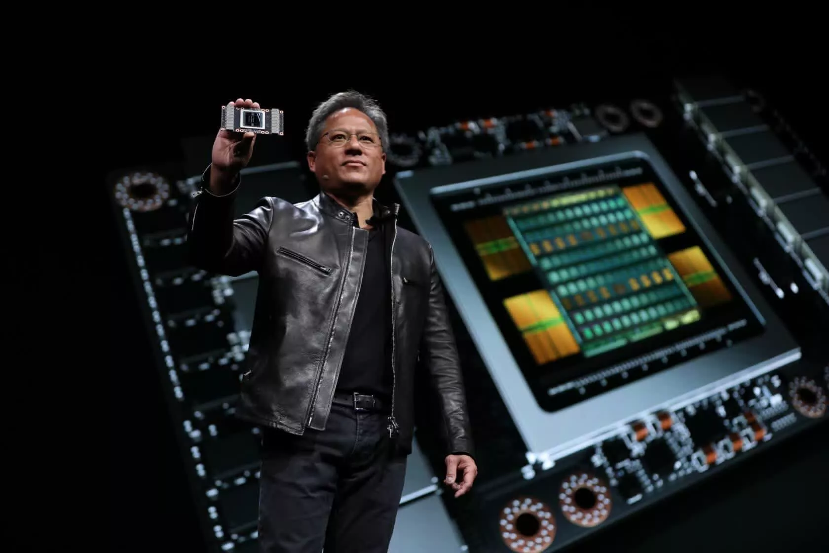 جينسن هوانغ: معالجات الذكاء الاصطناعي من NVIDIA أصول منخفضة المخاطر تصلح كضمانات مالية