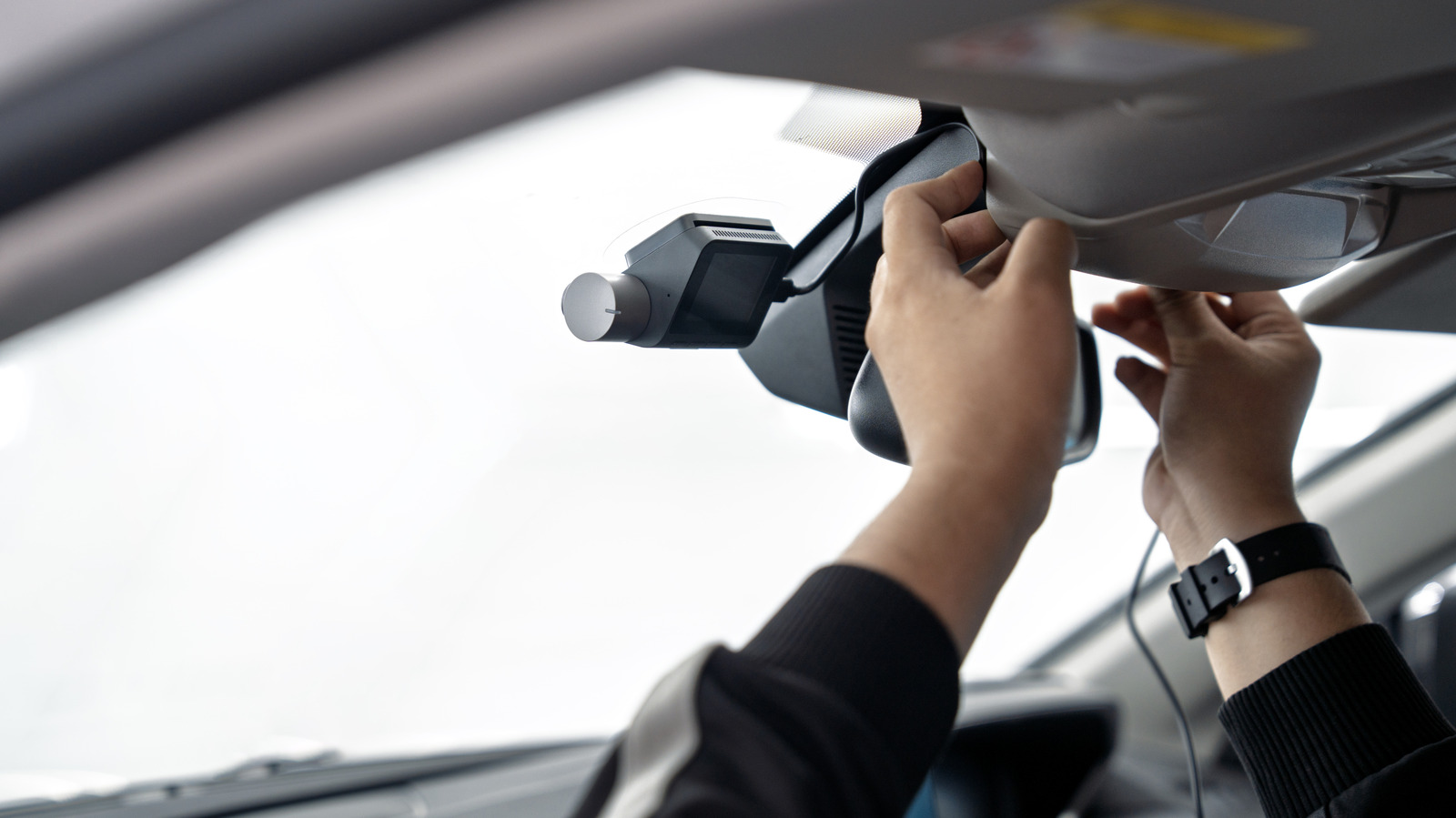 How Do Wireless Backup Cameras Work in Older Cars?