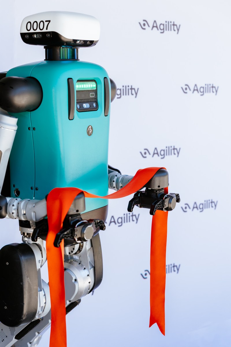 Agility Robotics تفتتح منشأة لتدريب روبوتات Digit بالقرب من مصنع Tesla