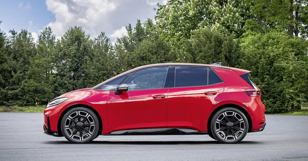 Volkswagen تكشف ID.3 GTI الكهربائية بقوة تتجاوز Golf GTI
