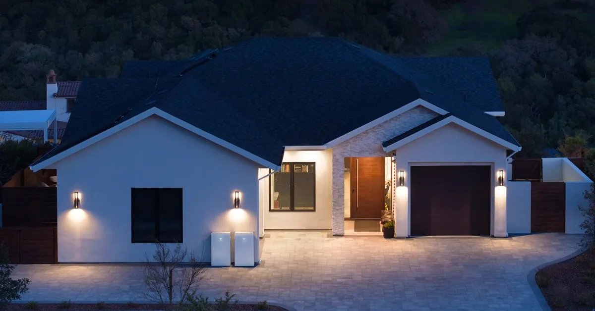 Tesla Electric تطلق تأجير Powerwall للنسخ الاحتياطي المنزلي الكامل مقابل نحو 35 دولاراً شهرياً في تكساس