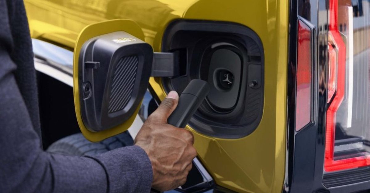 جميع سيارات GM الكهربائية لعام 2027 ستتصل مباشرة بشواحن Tesla Supercharger