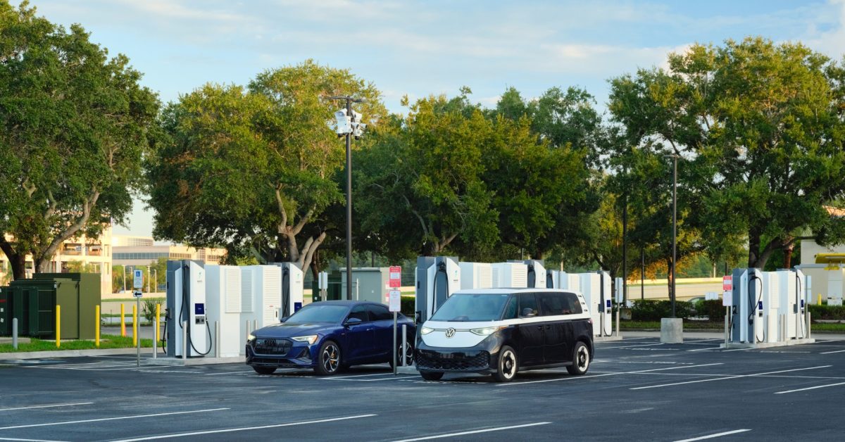 إليكتريفاي أمريكا تفتتح أكبر محطة شحن سريع لها في أورلاندو
