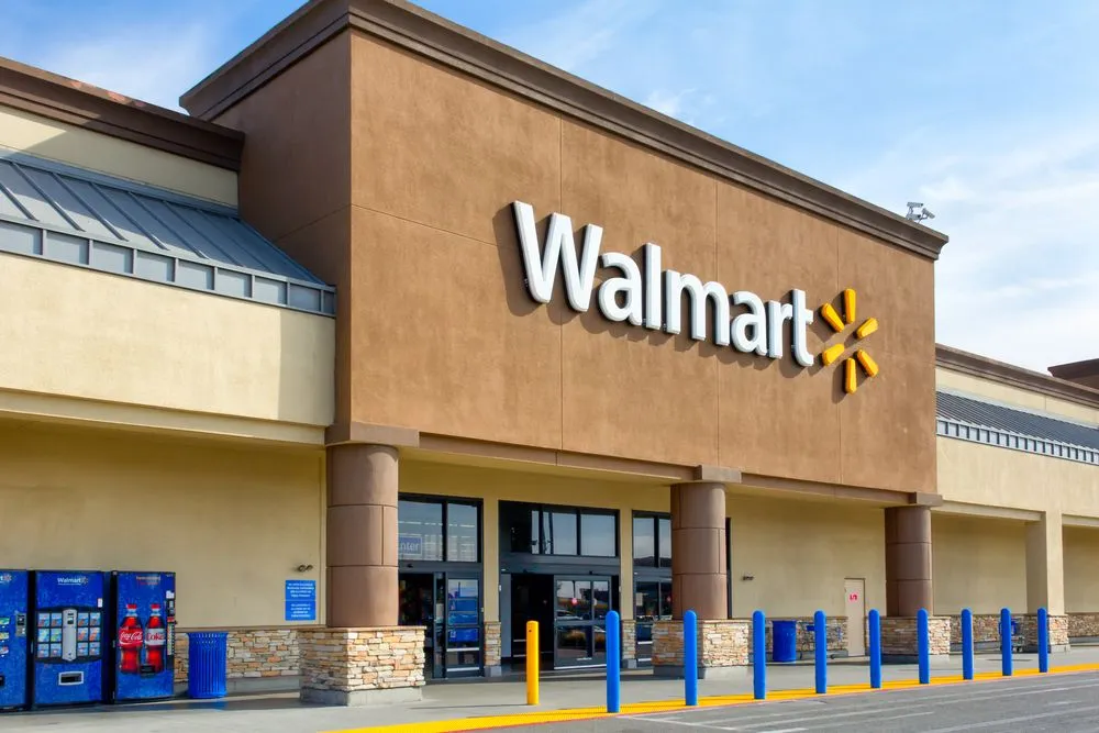 Walmart تبدأ قبول Apple Pay وGoogle Pay بعد سنوات من الرفض
