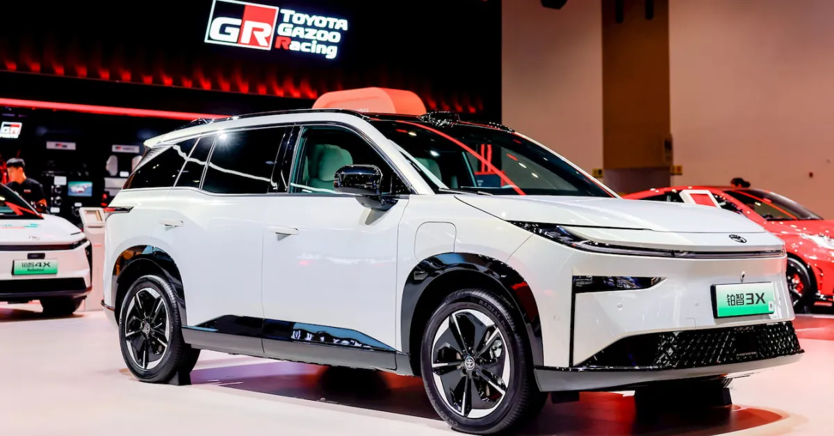 Toyota تدخل سباق المركبات الكهربائية ممتدة المدى بإنتاج صيني يبدأ في 2027