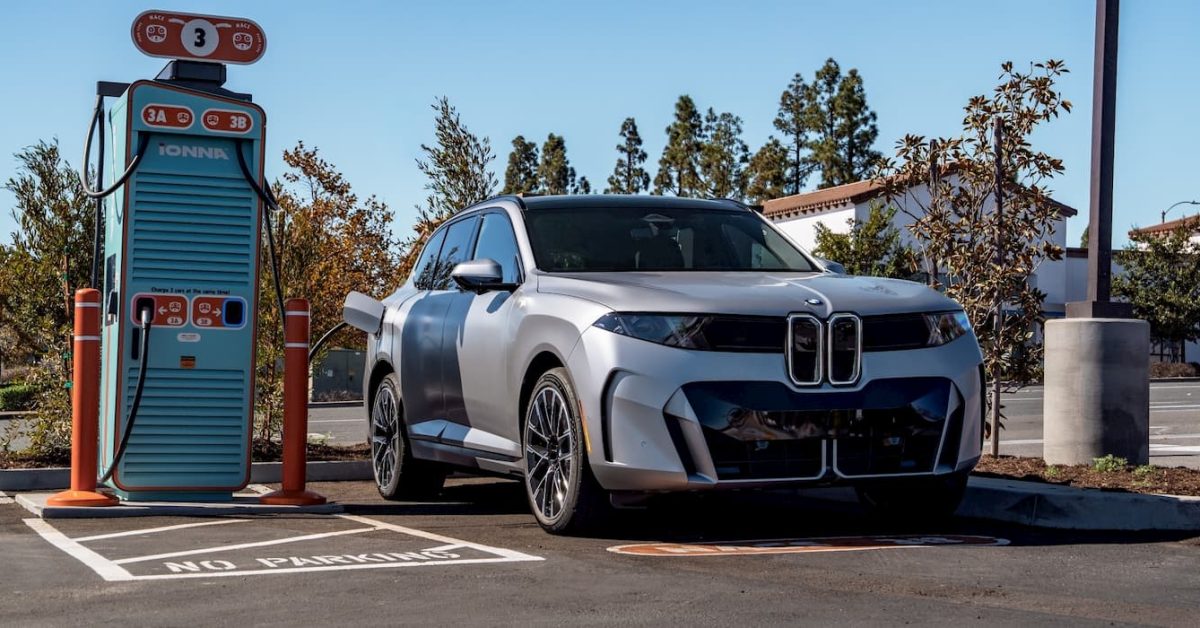 BMW demonstra capacidades de carregamento rápido do iX5 com até 460 kW