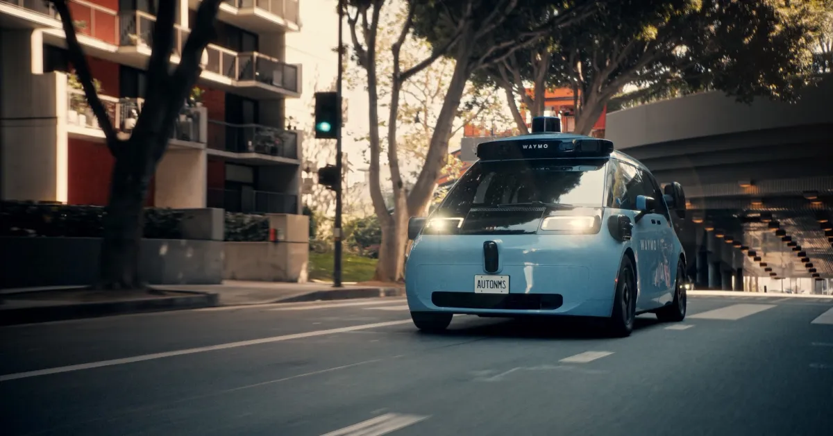 Waymo تتيح للجميع تجربة روبوتاكسي Zeekr Ojai في ثلاث مدن أمريكية
